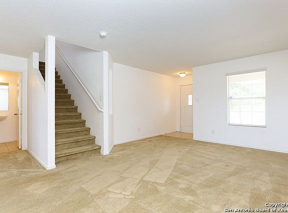 5th image of 8635 Silver Willow