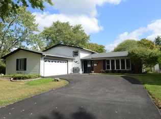 7837 Huntington Cir S, Hanover Park, IL 60133