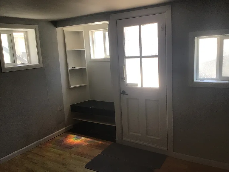 425 35th Pl #A — Photo 4