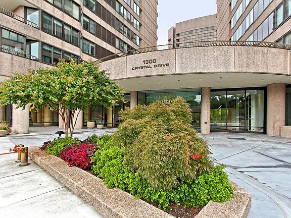 2nd image of 1300 Crystal Dr APT 303S
