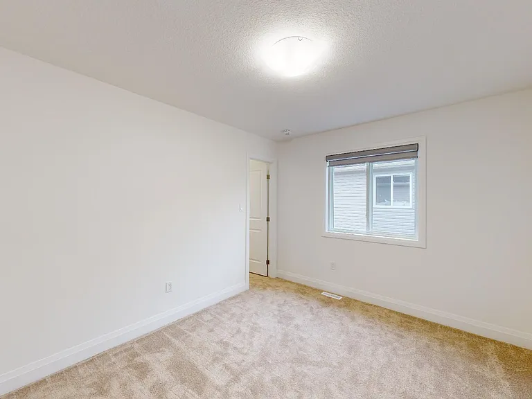 120 Basil Cres — Photo 16