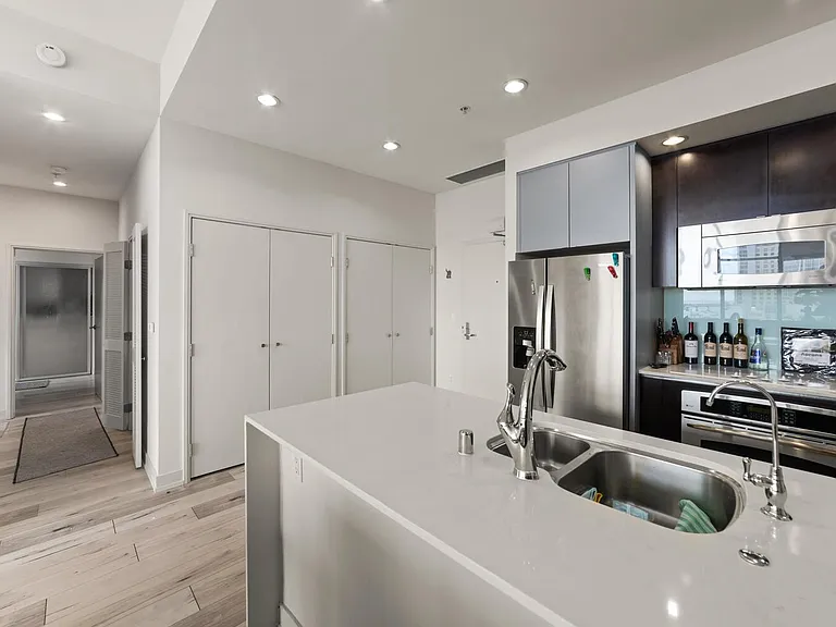 575 6th Ave #1804 — Photo 15