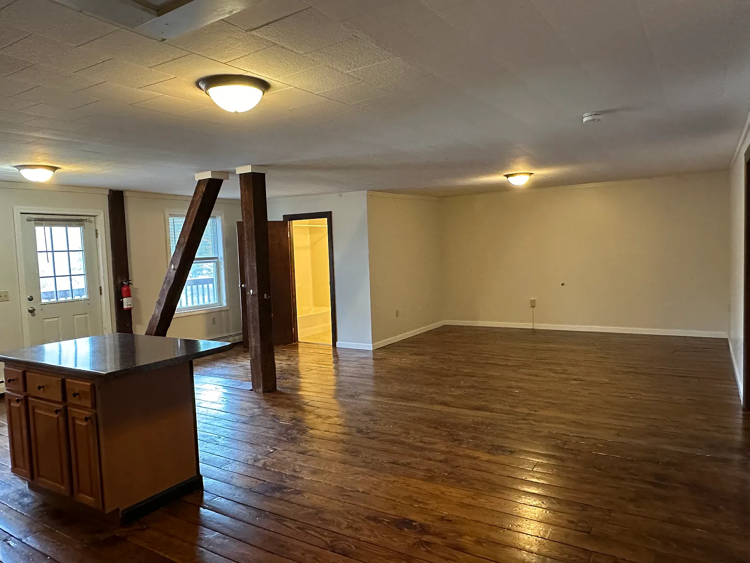 2 bed, 1200 sqft, $1,800 — Photo 4