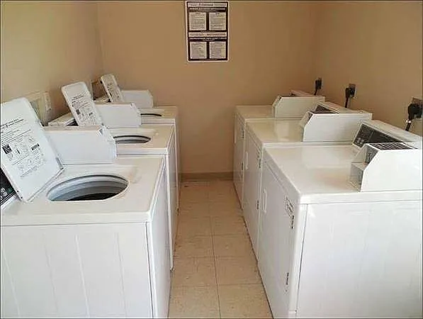Highland Place Apartments - 30 — Photo 4