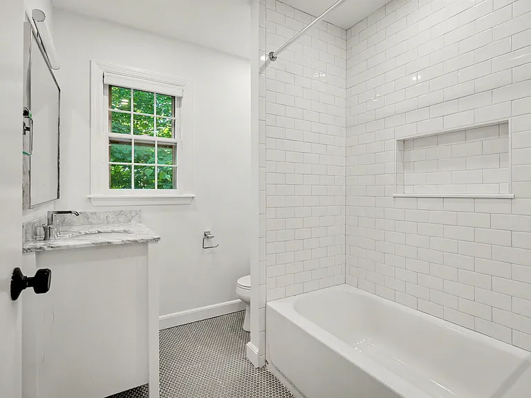 75 Vincent Ave — Photo 29