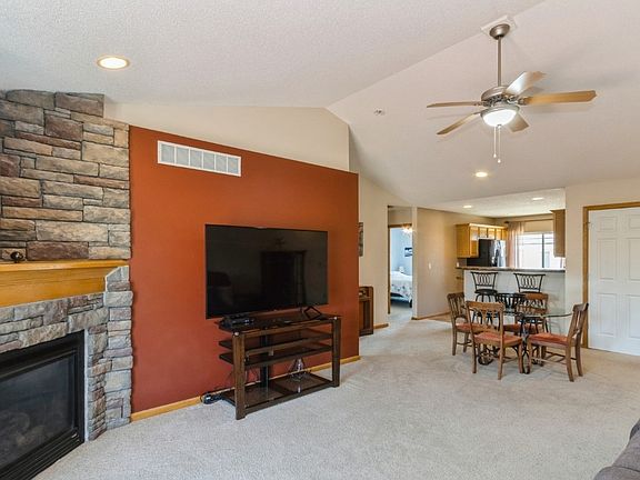 5th image of 1898 Goose Lake Cir