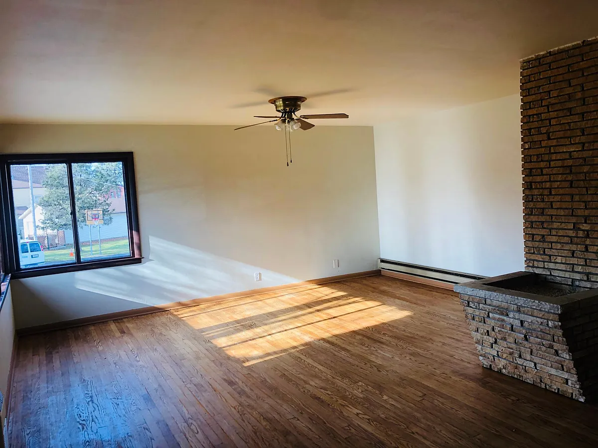 Building Photo - 5432 W Melvina St #2