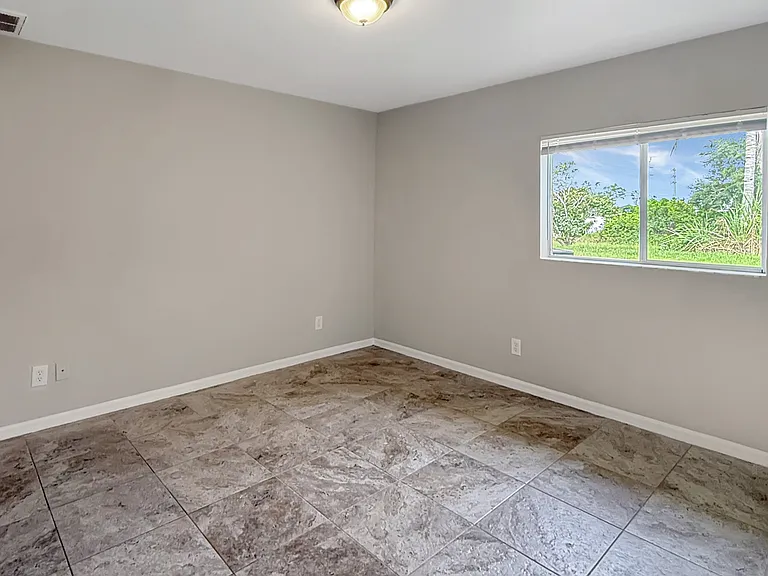 2303 Ansel Ave S — Photo 14