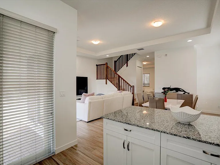1451 Pioneer Way — Photo 24