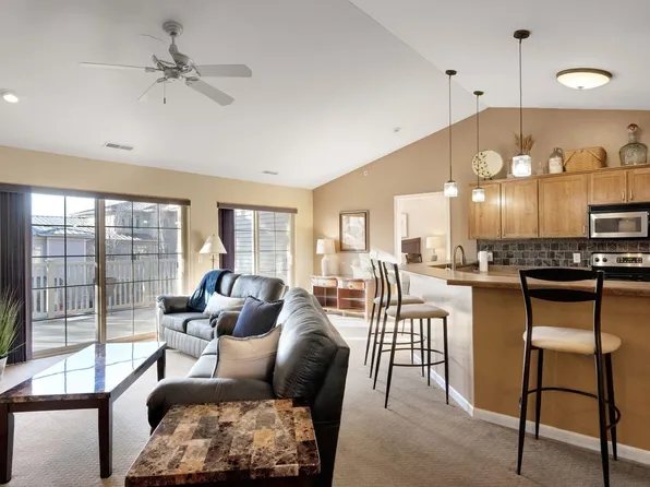 670 E Lake Ave #208, Wisconsin Dells, WI 53965
