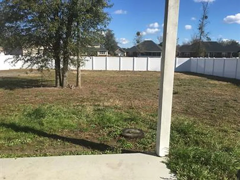 607 Red Oak Ln — Photo 11