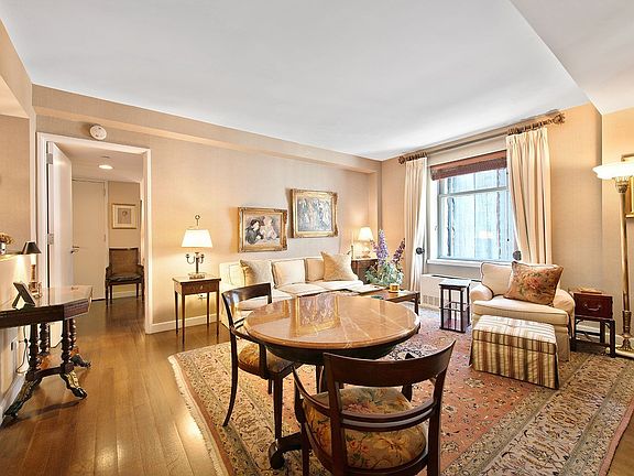 2nd image of 100 W 58th St APT 10C