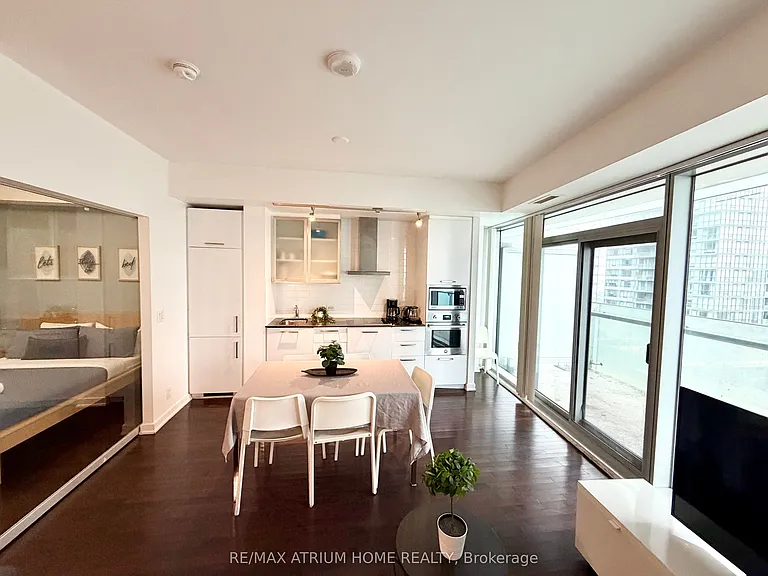 14 York St #1501 — Photo 3