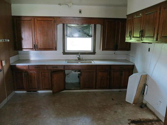 5th image of 216 S Dayton Ave