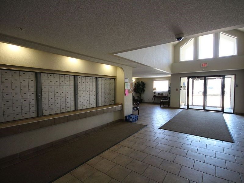 Edmonton Apartment for rent - 2 Bedrooms — photo 5