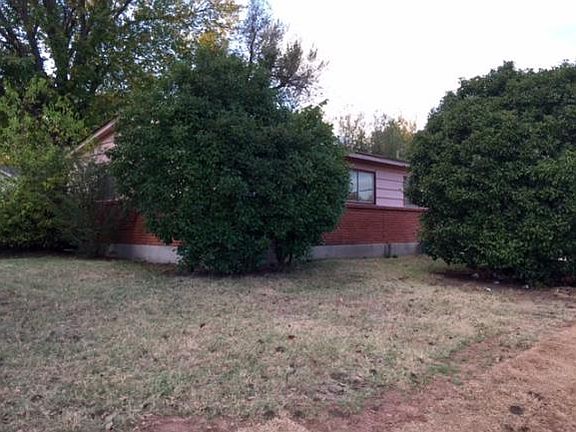 2nd image of 1501 Dakota St