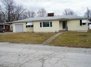 604 Willow Ln, Macon, MO 63552