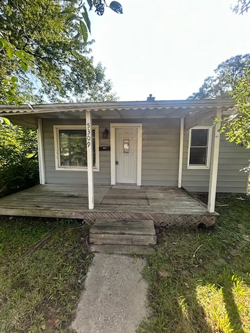 Ranch Style 2 Bedroom!! — Photo 1
