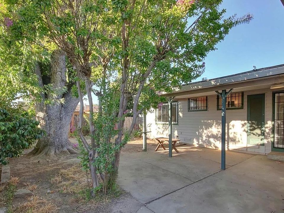 1st image of 2325 51st Ave