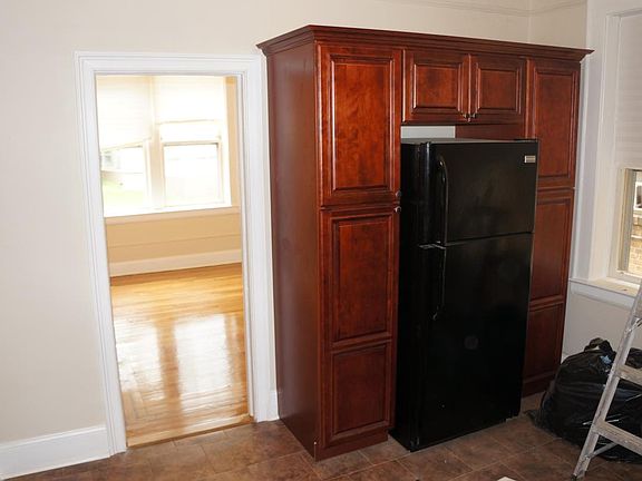 5th image of 355 Belleville Ave APT 104