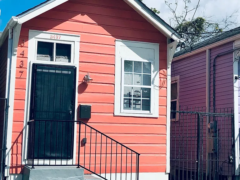 3437 Freret St — Photo 1