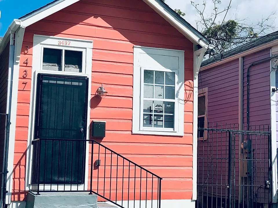 3437 Freret St