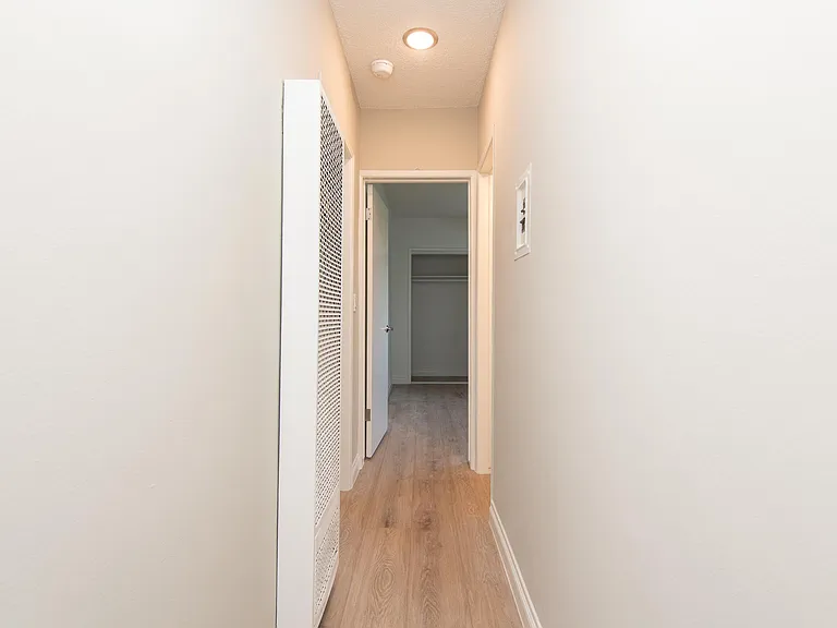 1906 S Shenandoah St #10 — Photo 11