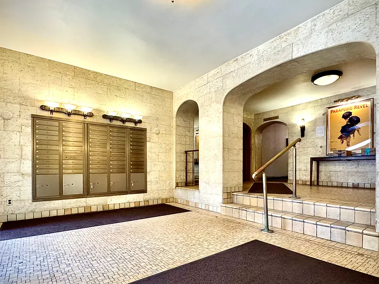Embassy Apartments — Photo 2