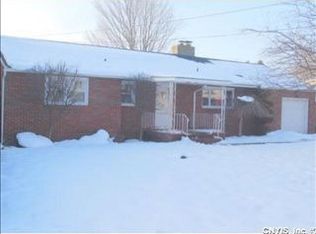 103 Fieldcrest Dr, Camillus, NY 13031