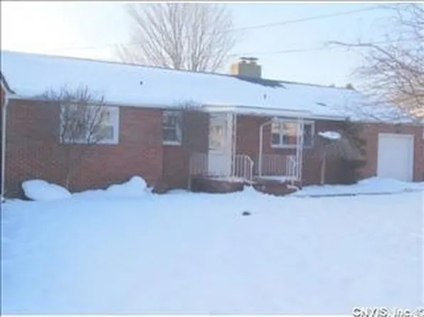 103 Fieldcrest Dr, Camillus, NY 13031