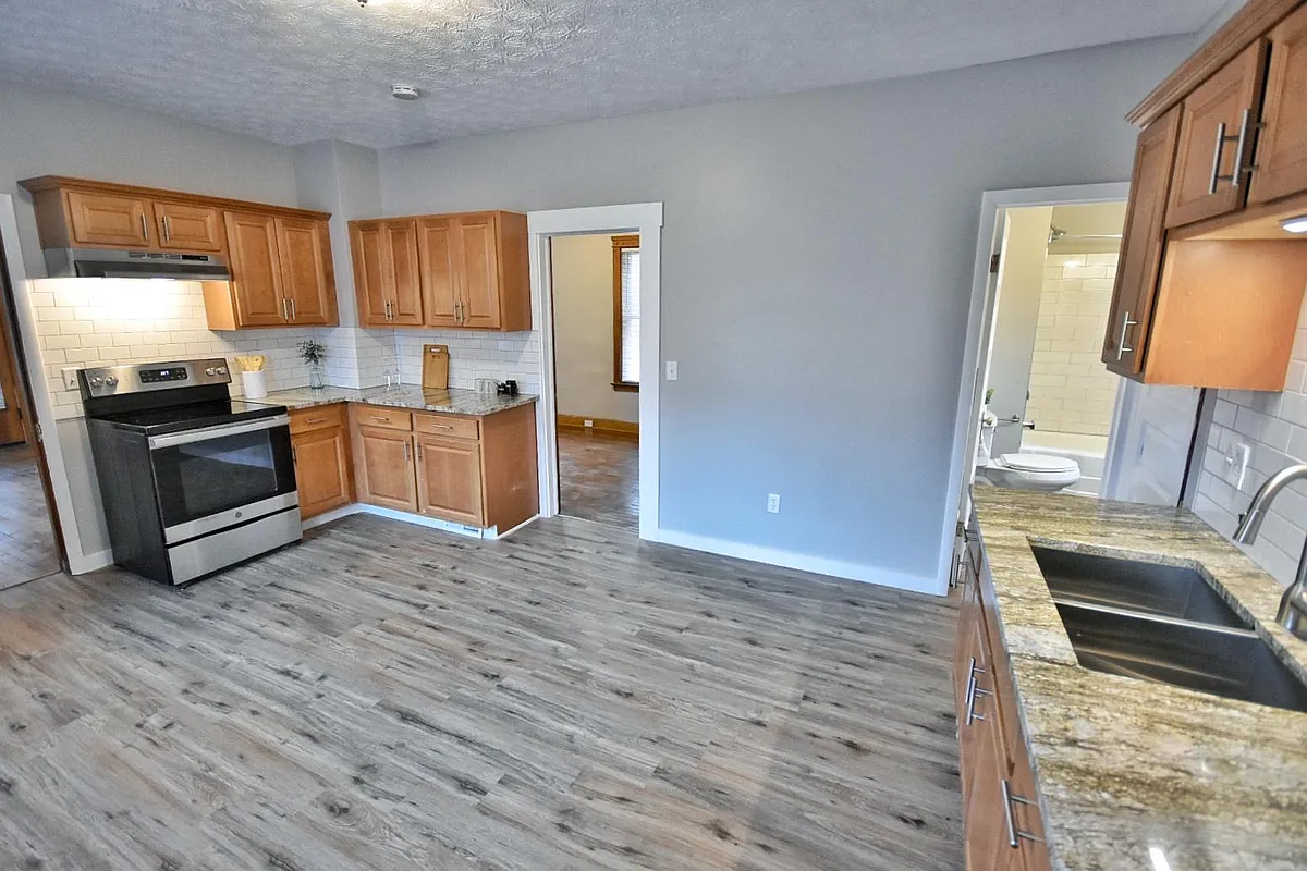 Building Photo - 3634 E 55th St #1