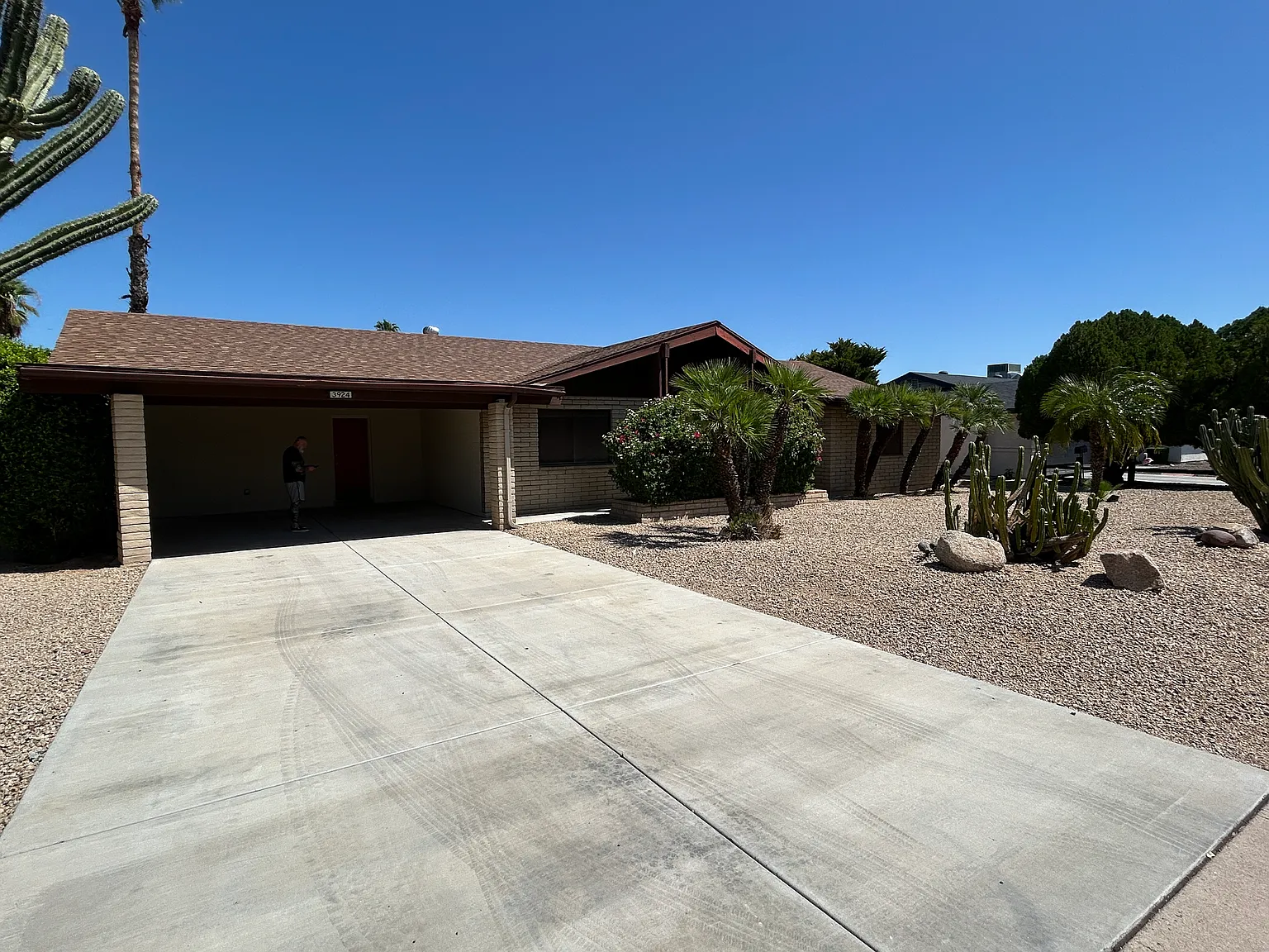 4 bed, 2.0 bath, 2081 sqft, $2,995 — Photo 3