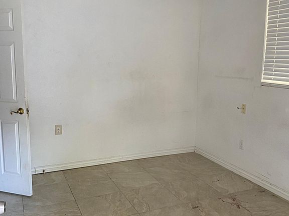 5th image of 404 McKown Dr