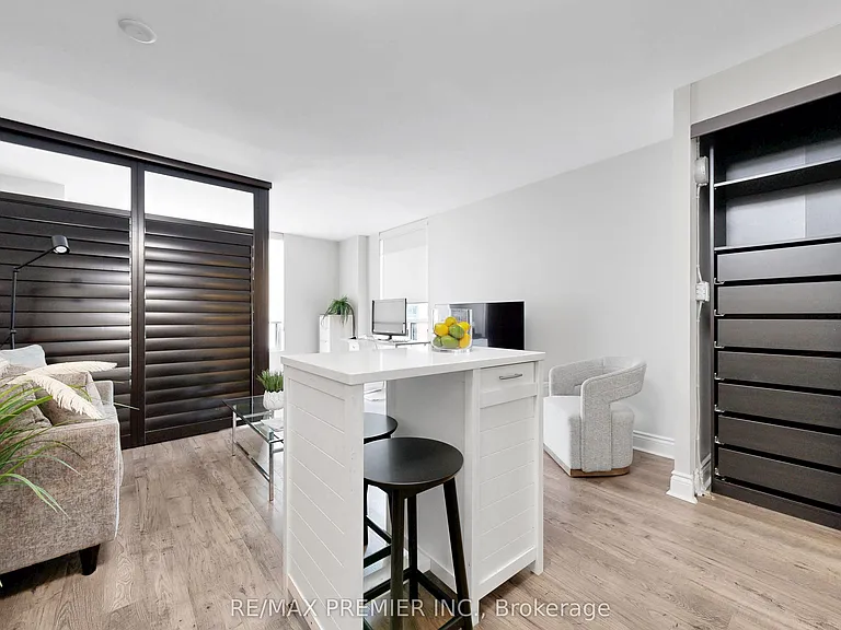 95 Prince Arthur Ave #Penthouse 824 — Photo 18