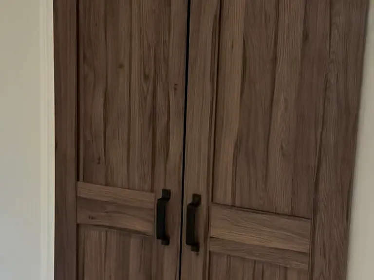 Slider barn doors to walk in closet