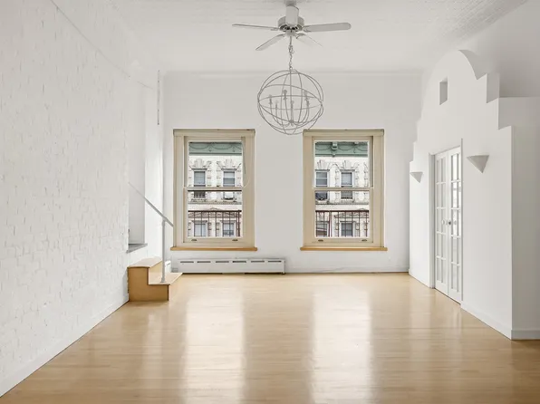 165 Spring Street 5W image 3 of 9