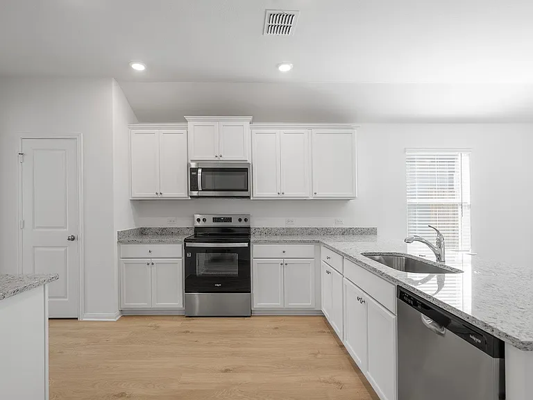 245 W Luna Blue Ln — Photo 2