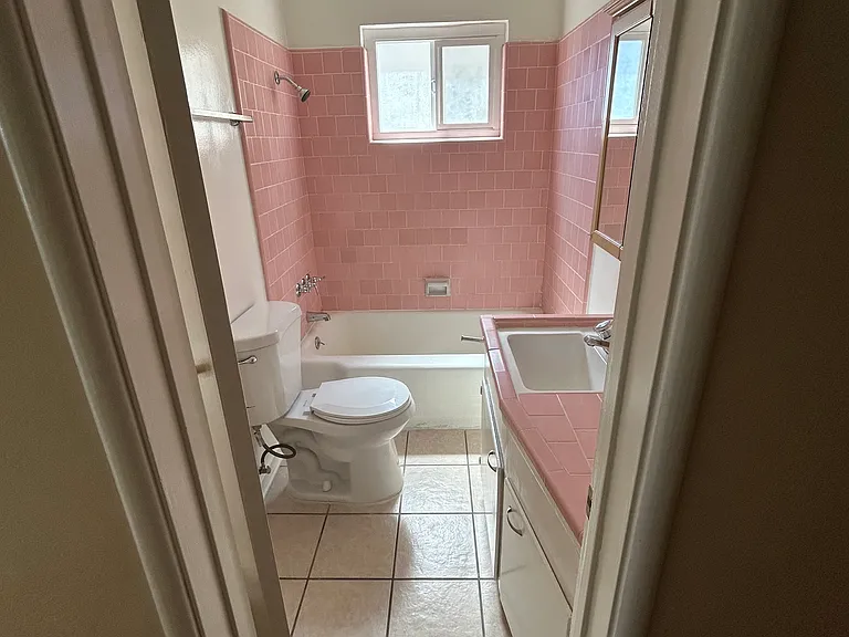 1125 Monterey Ave #9 — Photo 2
