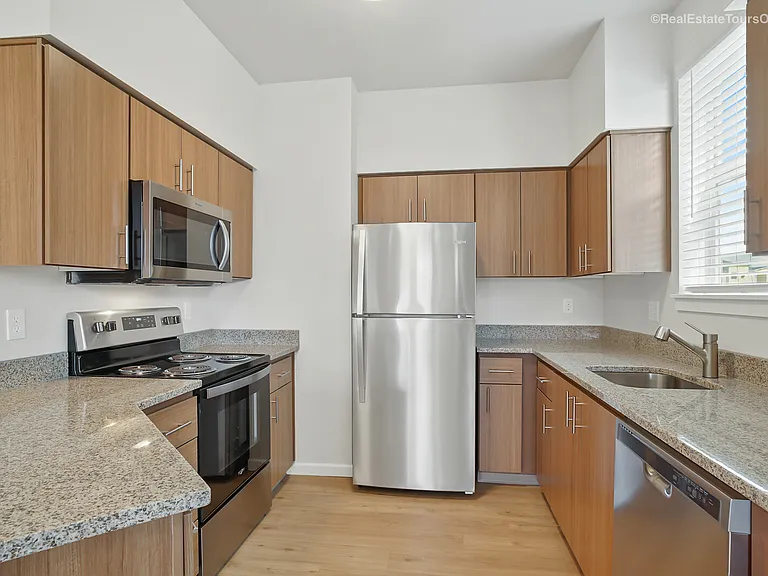Reserve at Hunters Ridge — Photo 7