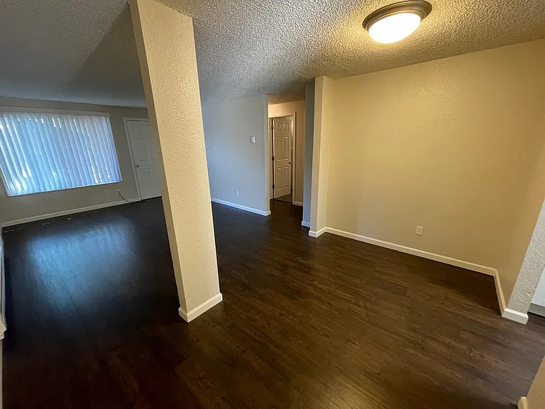 Emerald Park Apartments — Photo 11