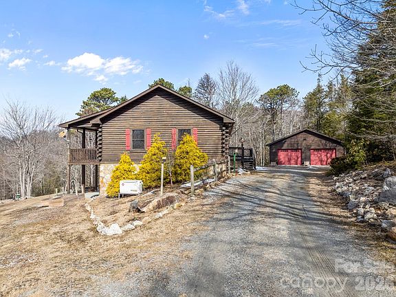 3rd image of 951 Pine Tree Rd