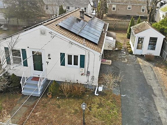 3rd image of 62 Hillcrest Ave