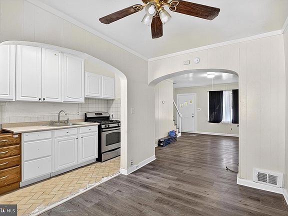 2nd image of 528 Sunset Rd