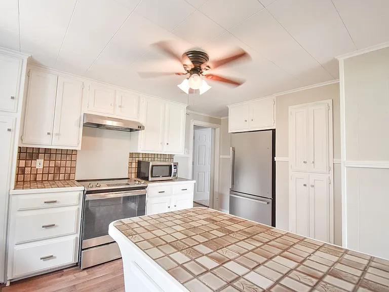 13292 State Highway 110 N — Photo 6