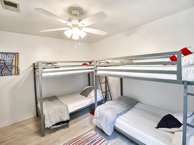 4008 Breezy Hill Ln — Photo 22