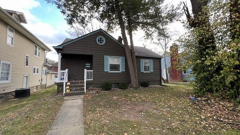 2nd image of 733 Berkley Rd
