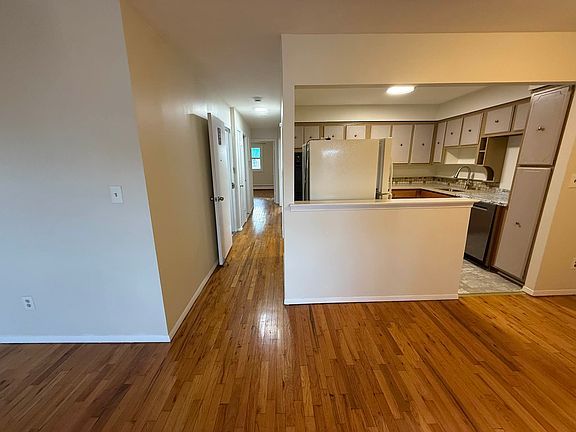 3rd image of 2228 Steinway St #3
