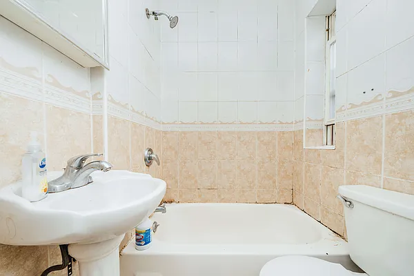 Rented by Nooklyn NYC LLC | media 16