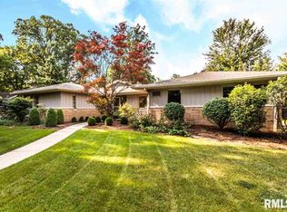 5621 N Woodland Ct, Peoria, IL