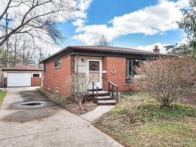 2233 Medford Rd, Ann Arbor, MI, 48104